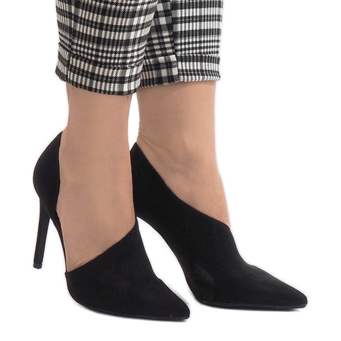 Czarne asymetryczne szpilki C82A 2