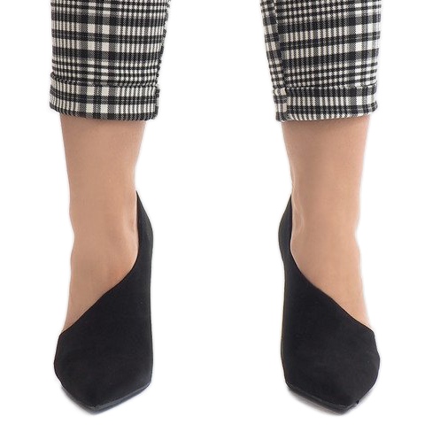 Czarne asymetryczne szpilki C82A 1