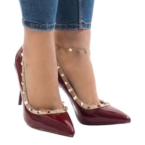 Czerwone lakierowane szpilki z ćwiekami X-68 1