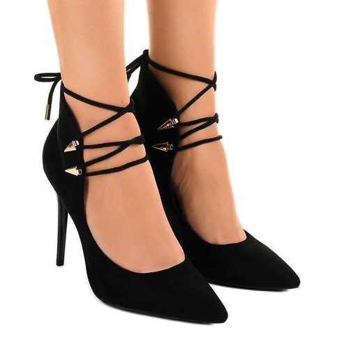 Czarne czółenka na szpilce wiązane 6251-P 1