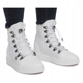 Białe ażurowe sneakersy na koturnie Mathilde 2