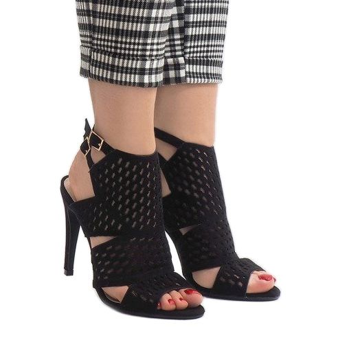 Czarne ażurowe botki 238-5 1