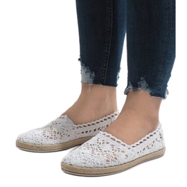 Białe tenisówki z koronki JX57P 1