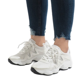 Białe modne obuwie sportowe KB-153 1