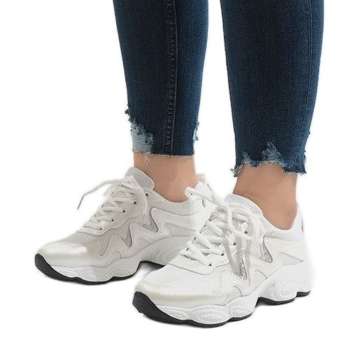 Białe modne obuwie sportowe KB-153 1