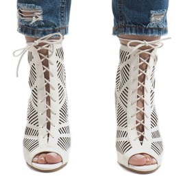 Białe botki na szpilce 1610-225 2