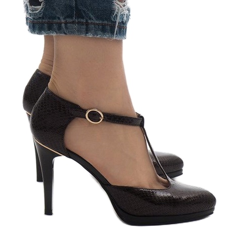 Brązowe czółenka na słupku A509-22-2 1