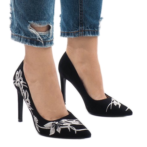 Czarne zamszowe szpilki 16032-18 2