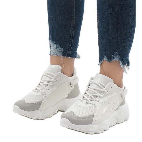 Białe modne obuwie sportowe 9115 1