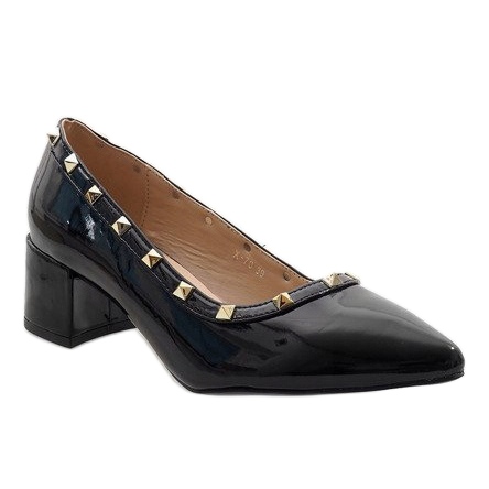 Czarne lakierowane czółenka na słupku X-70 1