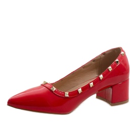 Czarne lakierowane czółenka na słupku X-70 czerwone 1