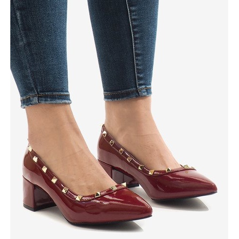 Bordowe lakierowane czółenka na słupku X-70 czerwone wielokolorowe 1