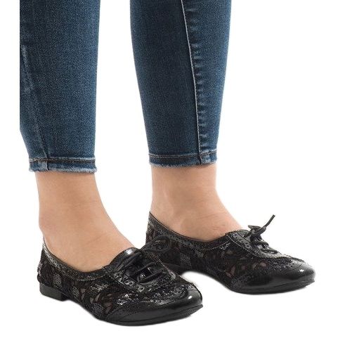 Czarne tenisówki z koronki HC236 1