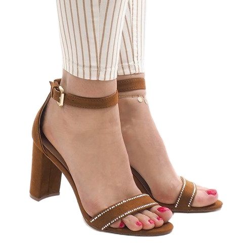 Camel sandały na słupku A8020 brązowe 1