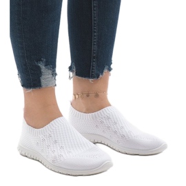 Białe obuwie sportowe B111-13 1