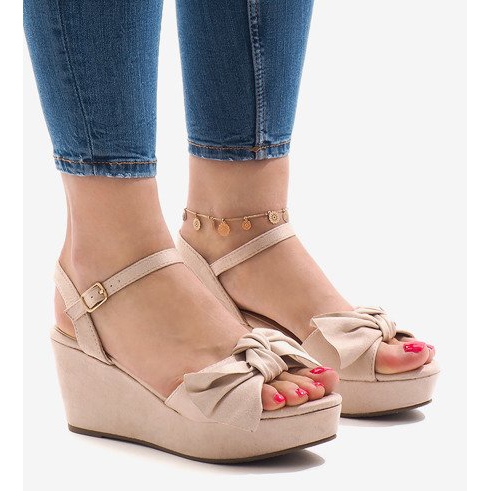 Różowe sandały na koturnie z kokardką F055 czerwone 1