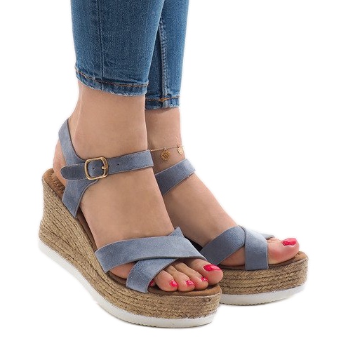 Niebieskie sandały na koturnie XL104 1