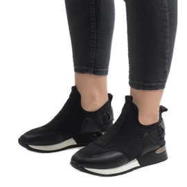 Czarne sneakersy z lycra R-403 białe 1