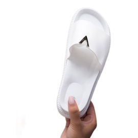 SHELOVET Klapki Na Platformie białe 2