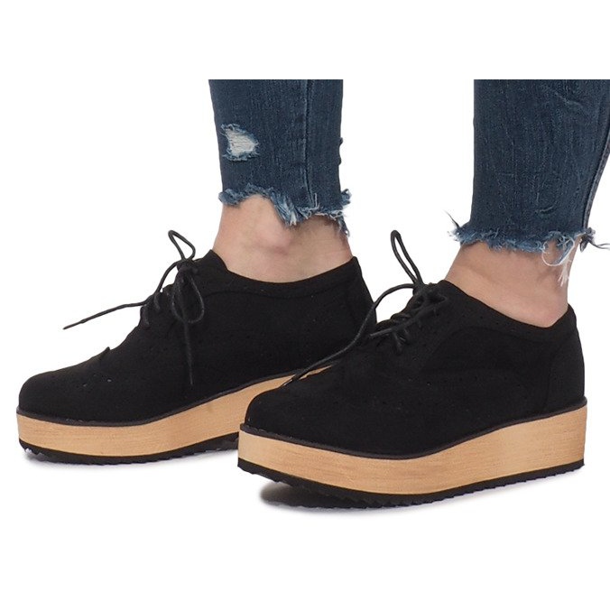 Czarne Półbuty Na Platformie Danielle 1