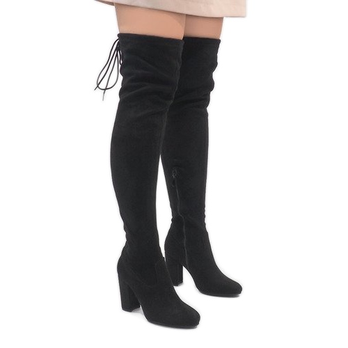 Czarne zamszowe kozaki na słupku ZH811 1