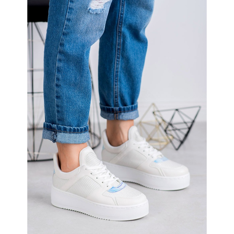 Ideal Shoes Sneakersy Z Brokatem białe 2