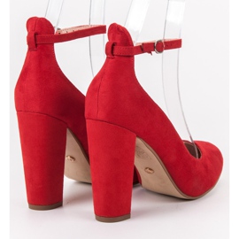 Ideal Shoes Czółenka Zapinane Sprzączką czerwone 1