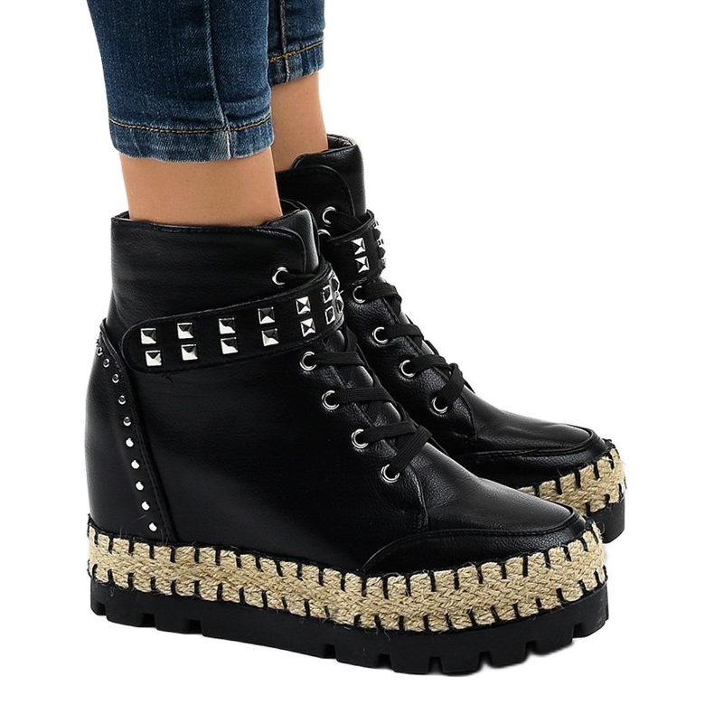 Czarne damskie botki traperki na koturnie AJ-547 1