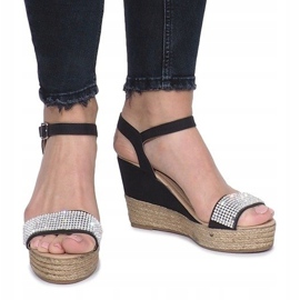 Czarne sandały na delikatnej koturnie Diamond Shine 1