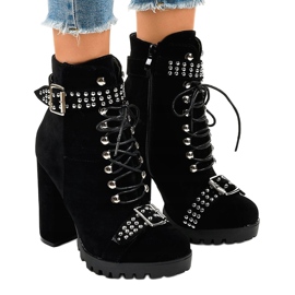 Czarne zamszowe botki na słupku LS5071 1