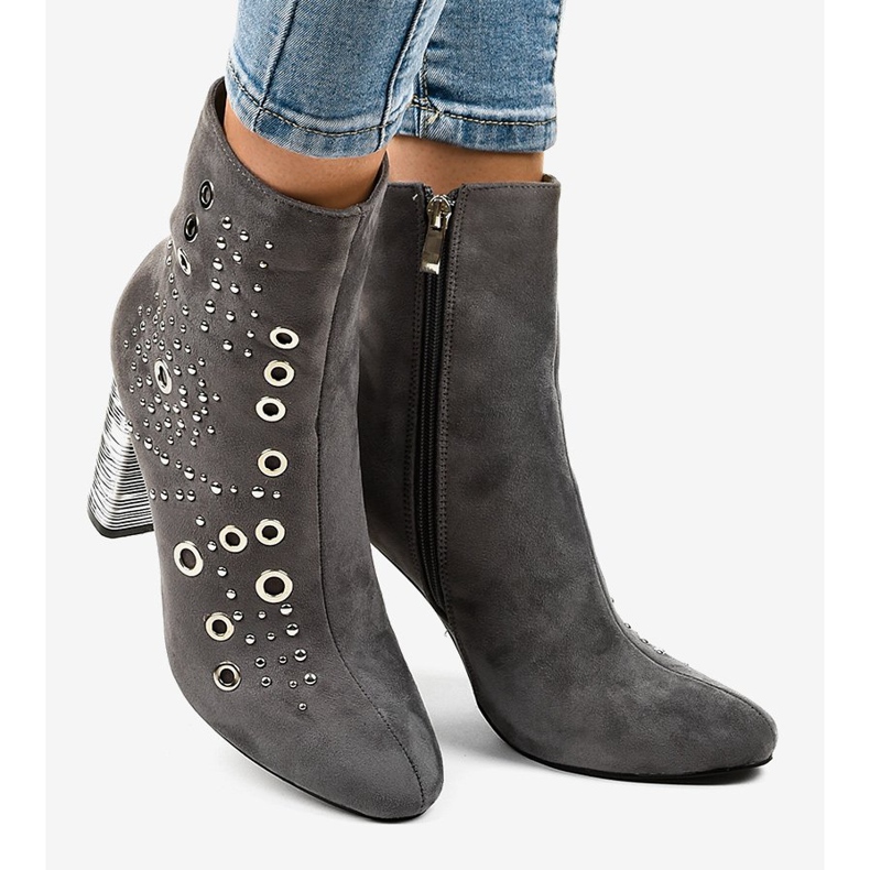 Szare zamszowe botki na słupku AE28P 2