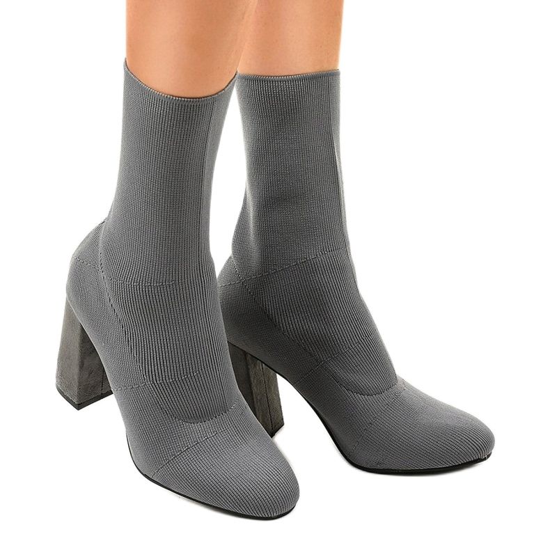 Szare botki na słupku QQ08 1