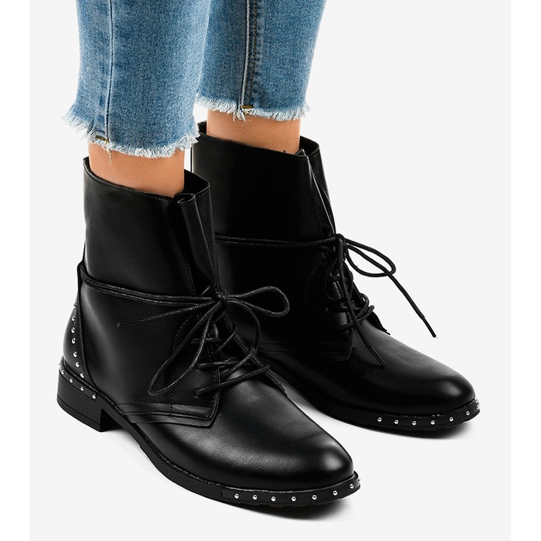 Czarne płaskie botki wiązane A-251 1