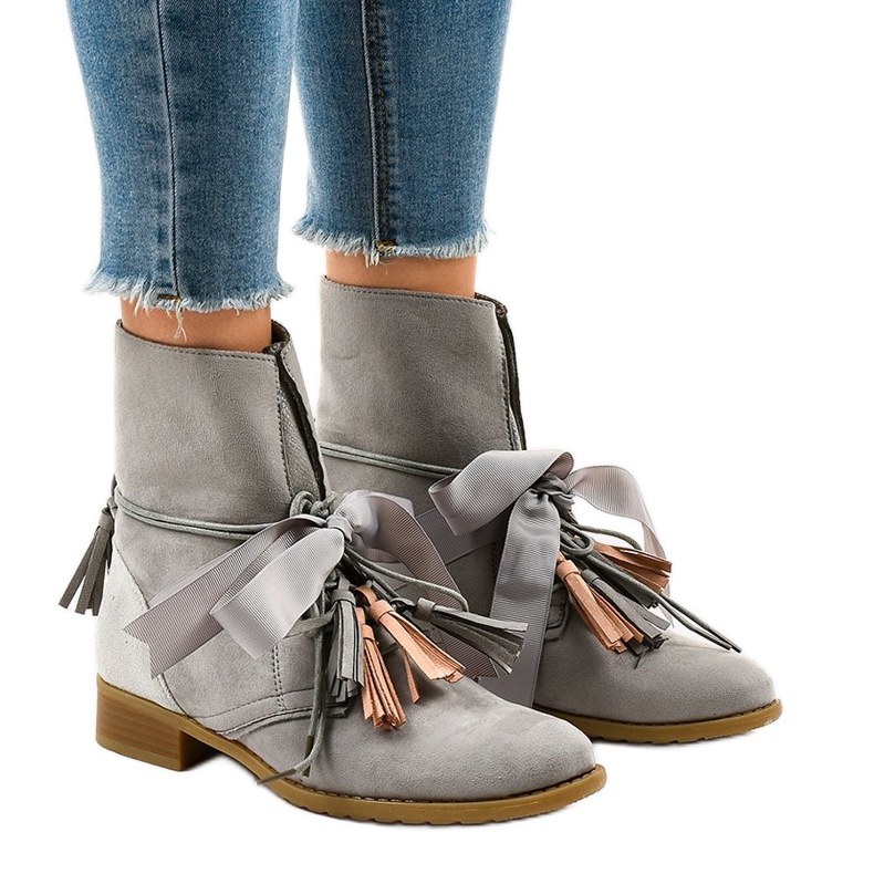 Szare płaskie botki wiązane z frędzlami A-226 1