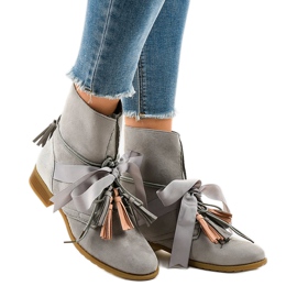 Szare płaskie botki wiązane z frędzlami A-226 2