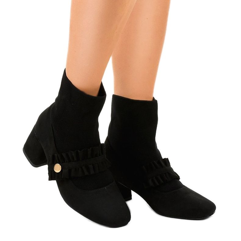 Czarne welurowe czółenka na słupku JM8118Y 1