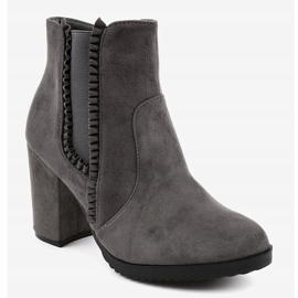 Szare zamszowe botki na słupku A-762 1