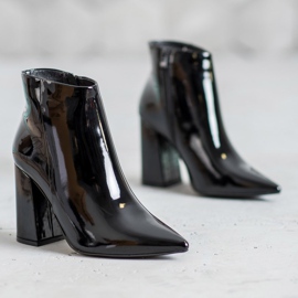 Seastar Czarne Lakierowane Botki 1