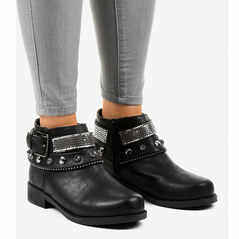 Czarne botki zdobione na suwak LL178 1