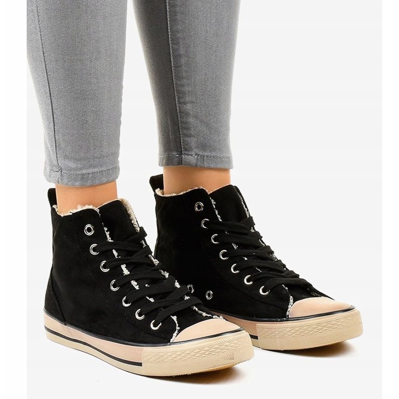 Czarne ocieplane trampki T-040 1