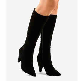 Czarne zamszowe kozaki damskie na słupku 8677 2