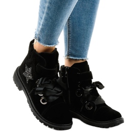 Czarne traperki z gwiazdką TL51-1 2