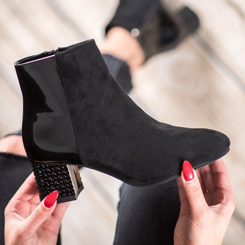 SHELOVET Modne Botki Na Słupku czarne 1