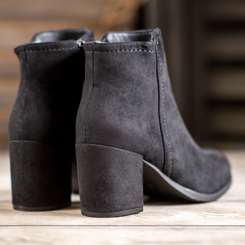 Clowse Klasyczne Czarne Botki 1