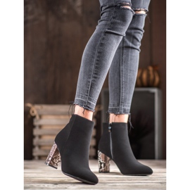 Weide Zamszowe Botki Snake Print czarne 1