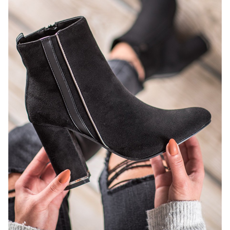 Erynn Zamszowe Botki Z Ozdobnym Paskiem czarne 1