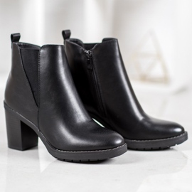 Ideal Shoes Wygodne Botki czarne 3