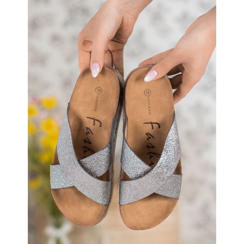 Goodin Wygodne Srebrne Klapki szare 1