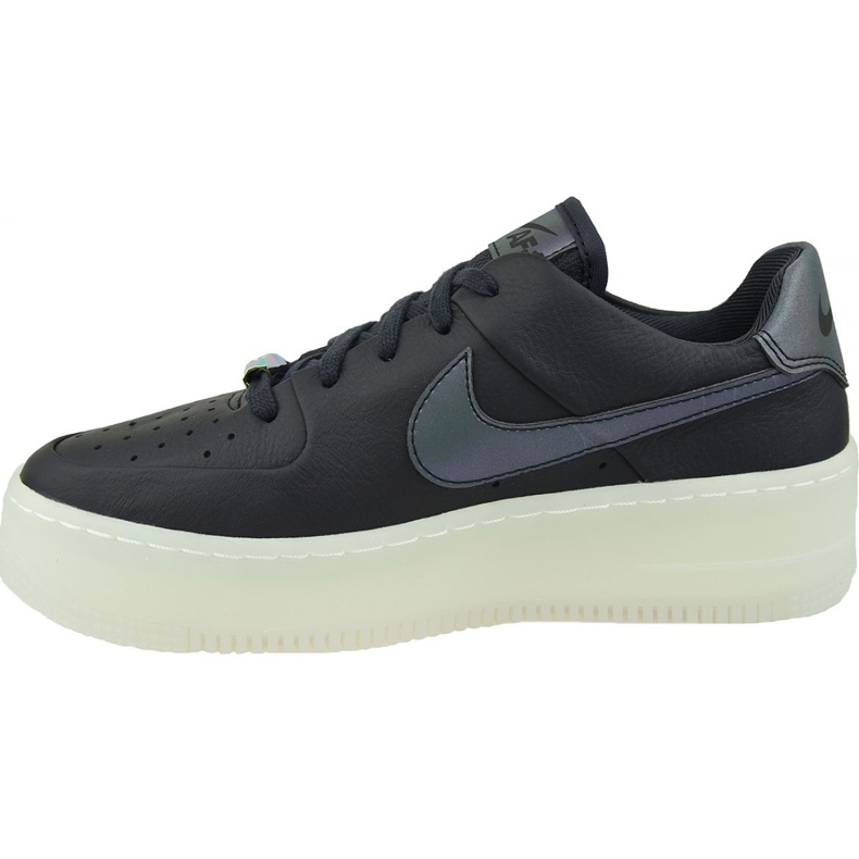 Buty Nike W AF1 Sage Low Lx W AR5409-004 czarne 1
