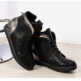 Czarne lakierowane sneakersy na koturnie R469-2 3